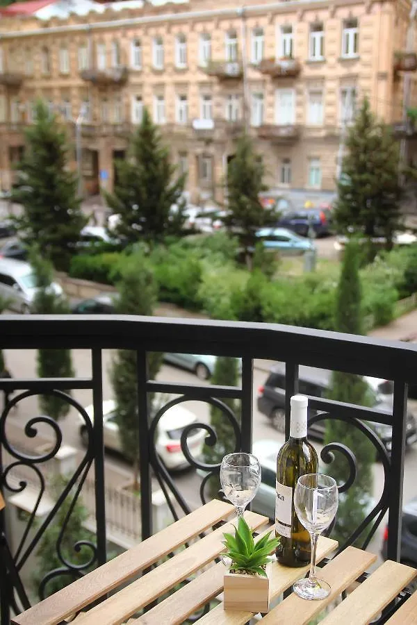 Parilament On Rustaveli 4 Rooms Tbilisi