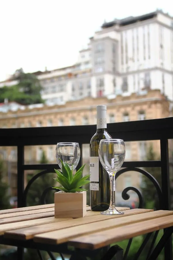 Parilament On Rustaveli 4 Rooms Tbilisi